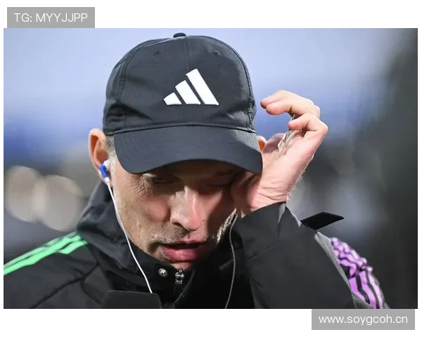 拜仁高层决策屡遭质疑：功勋主帅下课风波，暴露出豪门管理层的内部裂痕！