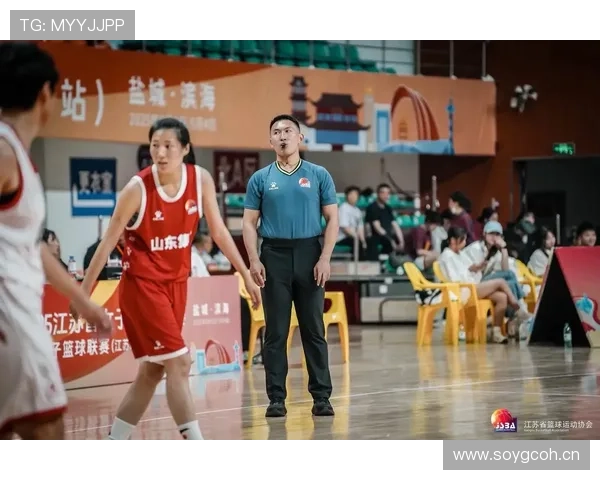 篮球裁判必看：如何准确执行“换人规则”中的判定与时机。